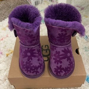 Ugg toddler boots
